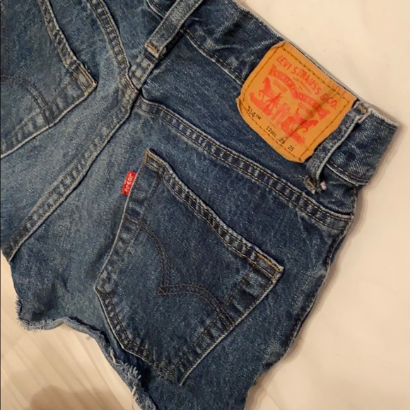 Dark wash levi short - Picture 3 of 3